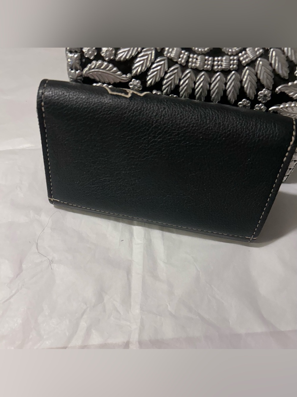 Harley-Davidson Black Leather Wallet with Cream Embroidery - Picture 4 of 11